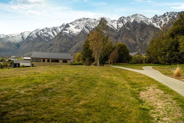 Photo of property in 25 Rannoch Drive, Jacks Point, Queenstown, 9371
