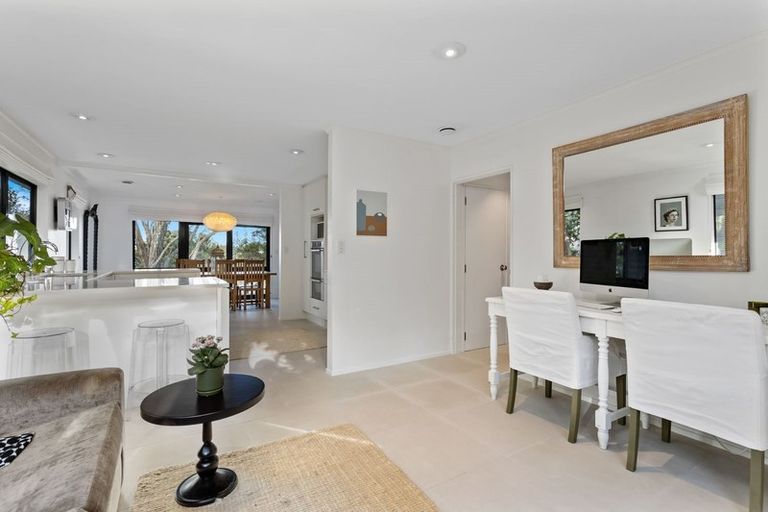Photo of property in 1/2 Parr Terrace, Castor Bay, Auckland, 0620