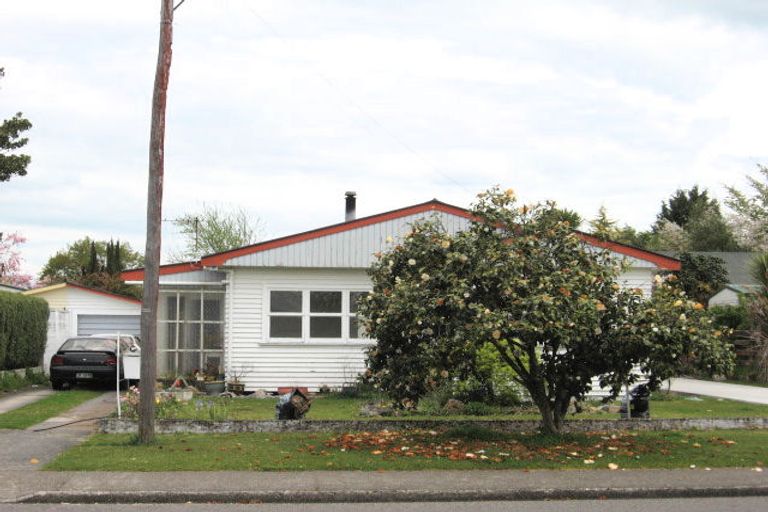 Photo of property in 12 Corlett Street, Utuhina, Rotorua, 3015