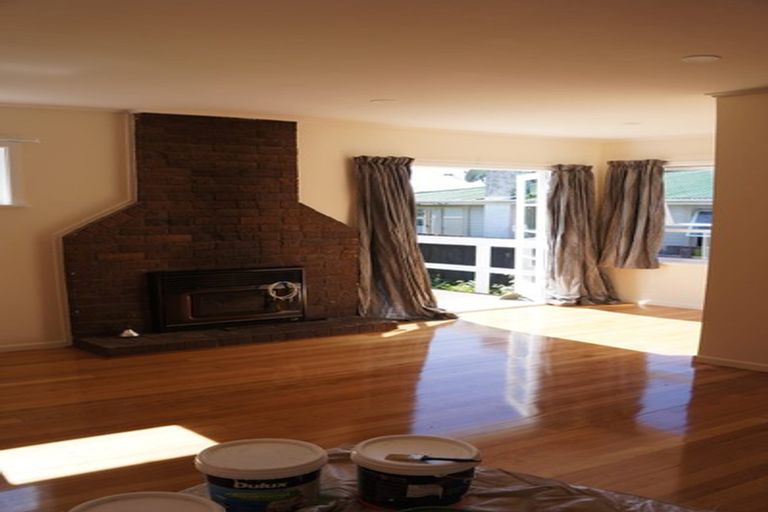 Photo of property in 24 Waipani Road, Te Atatu Peninsula, Auckland, 0610