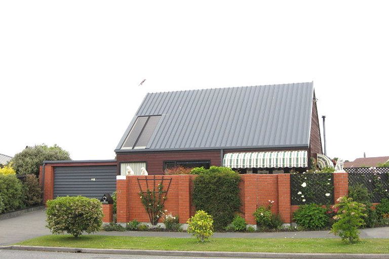 Photo of property in 53 Anglesea Avenue, Parklands, Christchurch, 8083