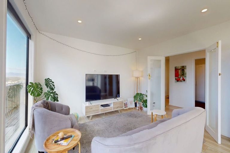 Photo of property in 43a Harbour View Road, Northland, Wellington, 6012