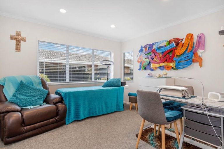 Photo of property in 6 Palm Court, Mount Maunganui, 3116