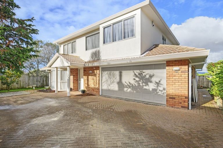 Photo of property in 1/33 Mellons Bay Road, Mellons Bay, Auckland, 2014