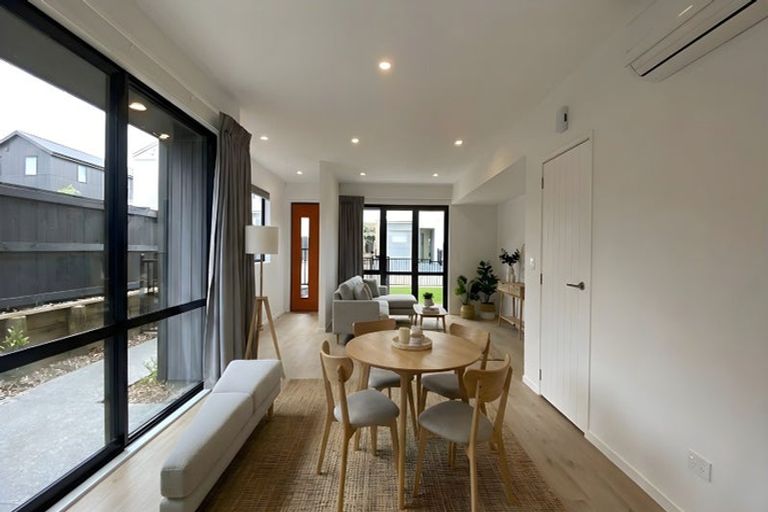 Photo of property in 17b Cessna Crescent, Mangere, Auckland, 2022