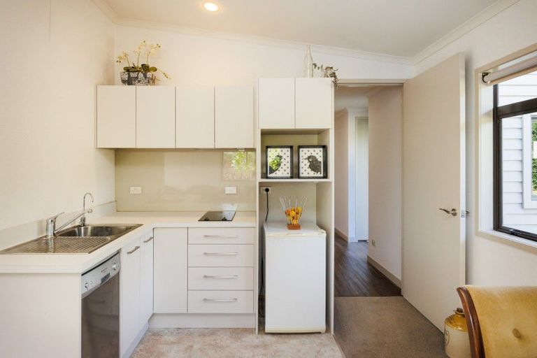 Photo of property in 291 Napier Road, Kelvin Grove, Palmerston North, 4470