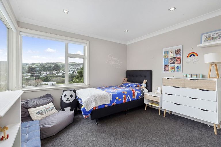 Photo of property in 9 The Drive, Tawa, Wellington, 5028