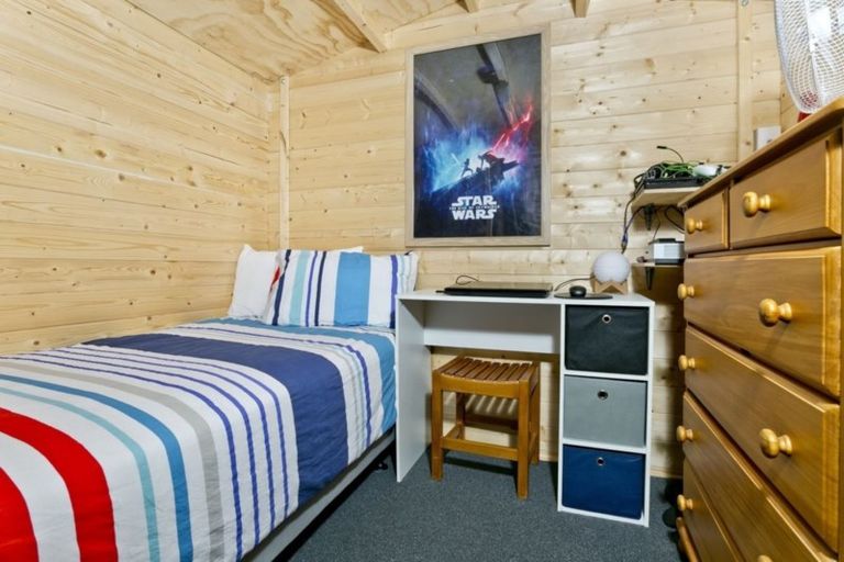 Photo of property in 4 Sevilla Place, Unsworth Heights, Auckland, 0632