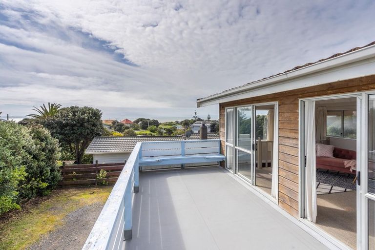 Photo of property in 47 William Street, Waikanae Beach, Waikanae, 5036