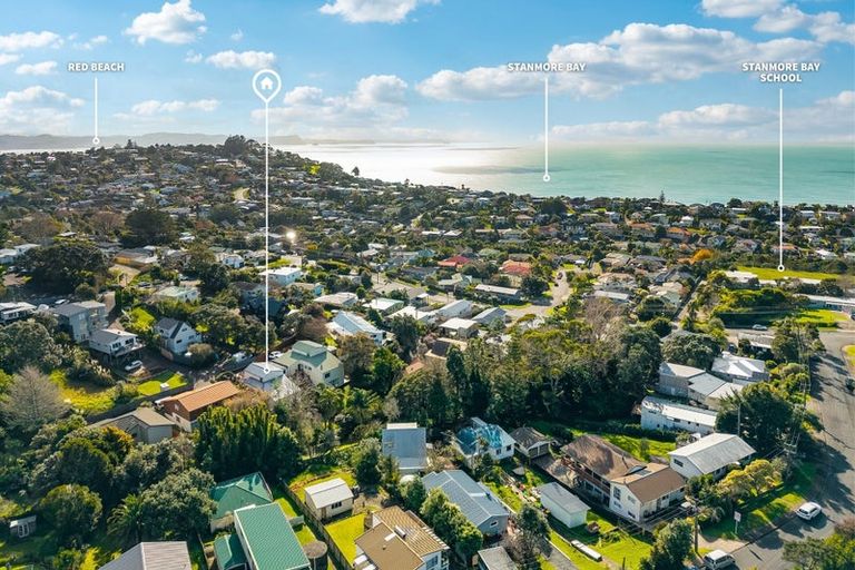 Photo of property in 10b Elliston Crescent, Stanmore Bay, Whangaparaoa, 0932