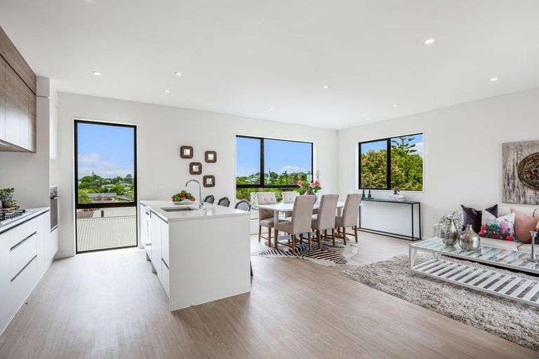 Photo of property in 16c Sheridan Drive, New Lynn, Auckland, 0600