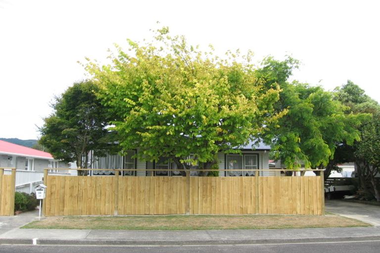 Photo of property in 23 Ruru Crescent, Heretaunga, Upper Hutt, 5018