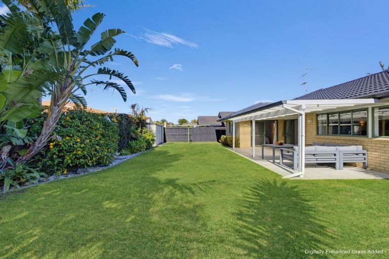 Photo of property in 37 Kahira Crescent, Papamoa Beach, Papamoa, 3118