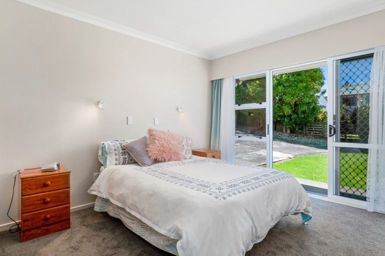 Photo of property in 53 Omokoroa Road, Omokoroa, 3114