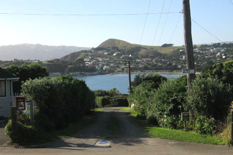 Photo of property in 100 Tireti Road, Titahi Bay, Porirua, 5022