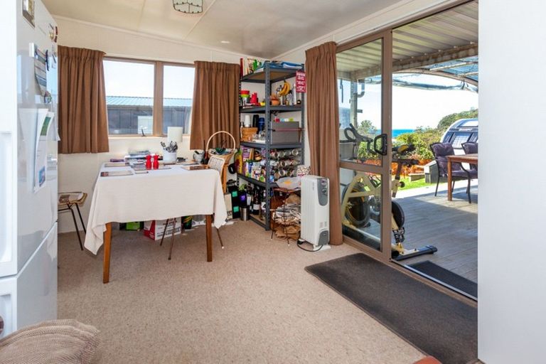 Photo of property in 105 Titiro Place, Onemana, Whangamata, 3691