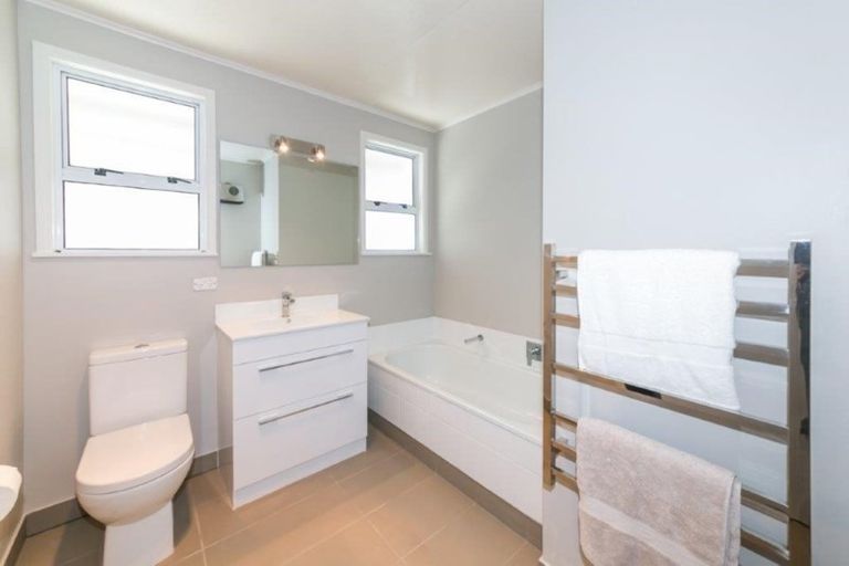 Photo of property in 34a Napier Road, Havelock North, 4130