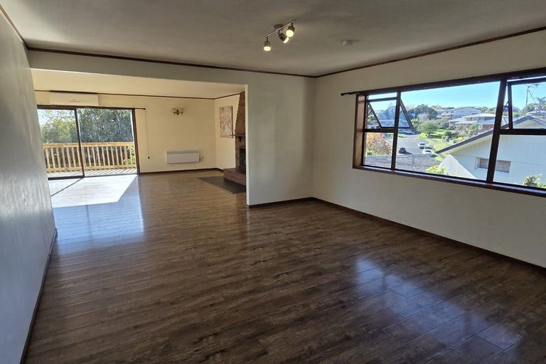 Photo of property in 13 Charles Dickens Drive, Mellons Bay, Auckland, 2014