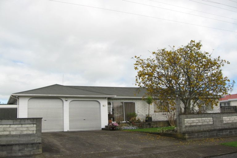 Photo of property in 97 Broadway, Waitara, 4320
