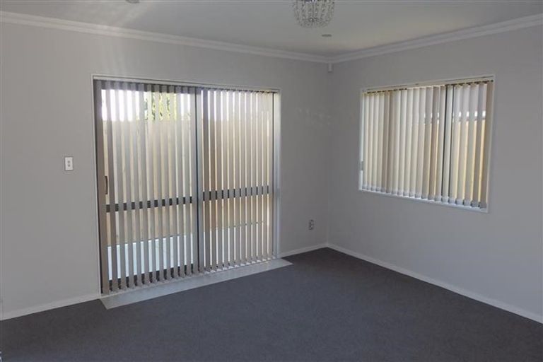 Photo of property in 12b Greers Road, Weymouth, Auckland, 2103