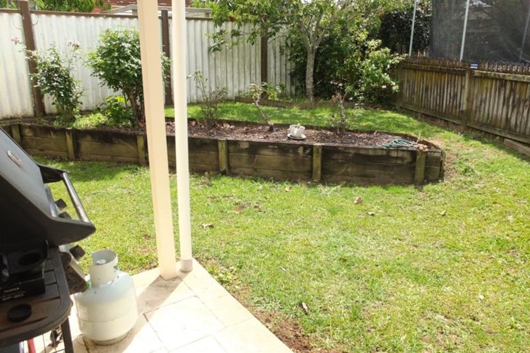 Photo of property in 7a La Perouse Street, Botany Downs, Auckland, 2010