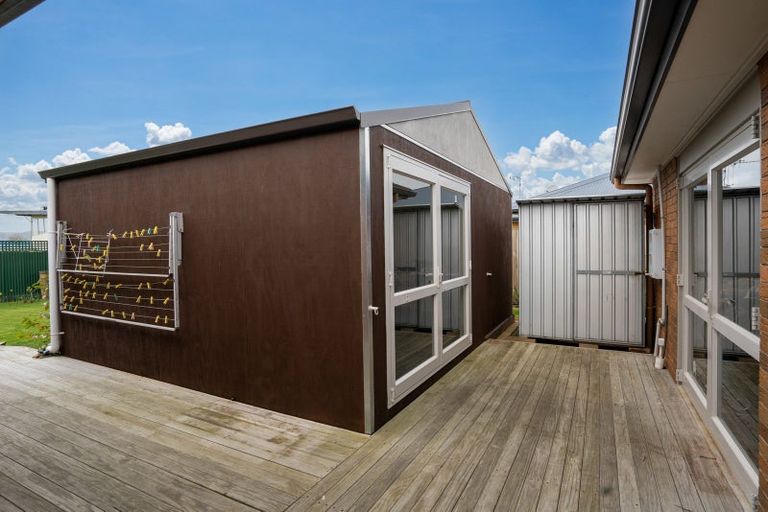 Photo of property in 16b Abergeldie Way, Cambridge, 3434