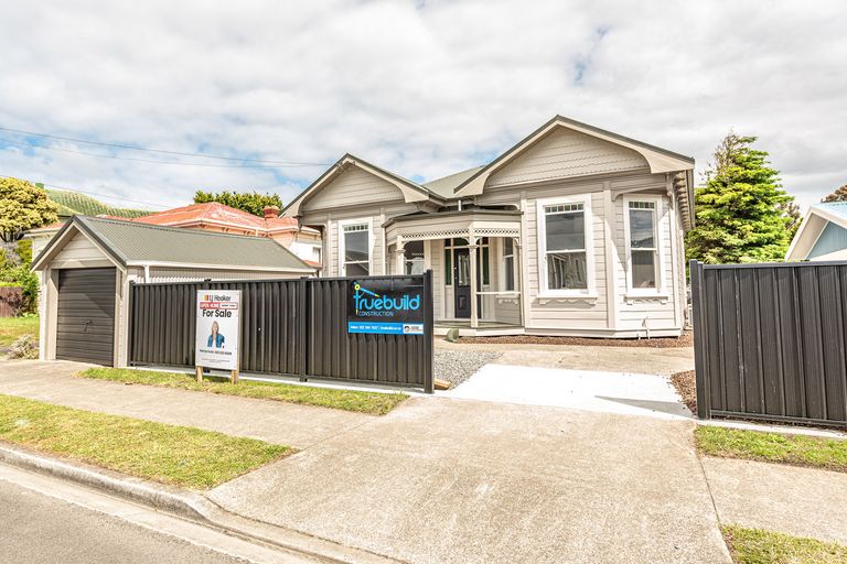 Photo of property in 2 Alma Road, Gonville, Whanganui, 4501