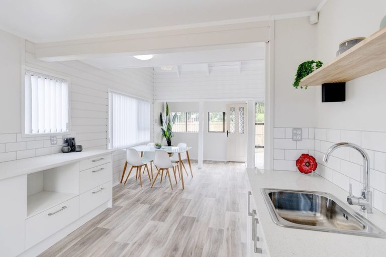 Photo of property in 1/13 Blanes Road, Weymouth, Auckland, 2103