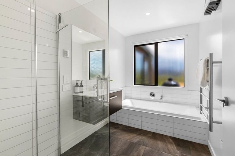 Photo of property in 62 Jacks Point Rise, Jacks Point, Queenstown, 9371