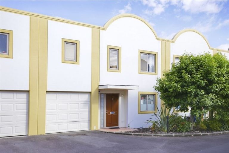 Photo of property in Emery Gardens, 5/4 Ambrico Place, New Lynn, Auckland, 0600