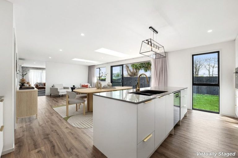 Photo of property in 74 Turuturu Road, Hawera, 4674