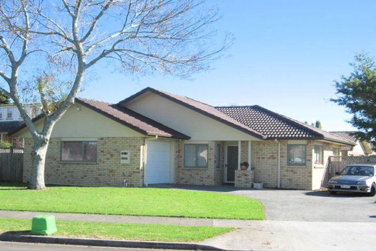 Photo of property in 23 Montilla Place, Manurewa, Auckland, 2102