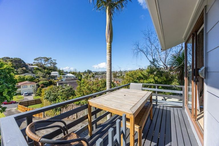 Photo of property in 1/4 Newstead Avenue, Browns Bay, Auckland, 0632