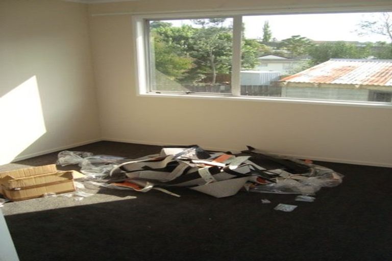 Photo of property in 52 Hartley Terrace, Massey, Auckland, 0614