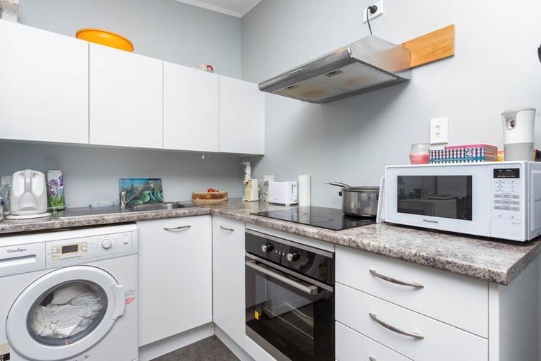 Photo of property in 11 Denver Avenue, Sunnyvale, Auckland, 0612