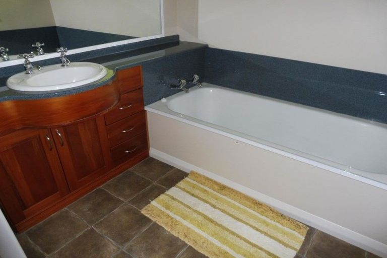 Photo of property in 38 Parsons Street, Saint Johns Hill, Whanganui, 4501