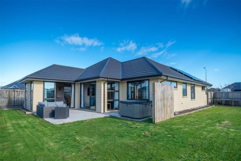 Photo of property in 32 Navy Loop, Rolleston, 7614