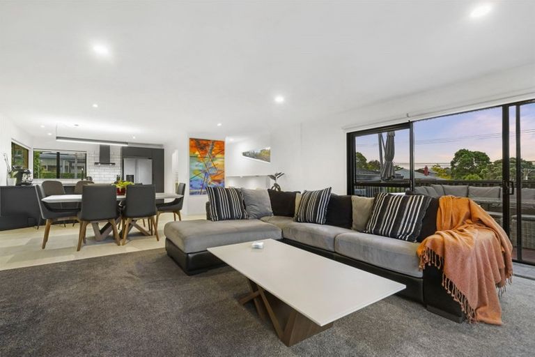 Photo of property in 25 Maritime Terrace, Birkenhead, Auckland, 0626