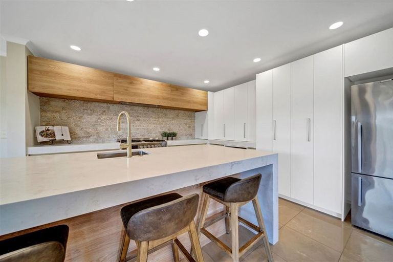 Photo of property in 9 Sampson Avenue, Waiwhakaiho, New Plymouth, 4312