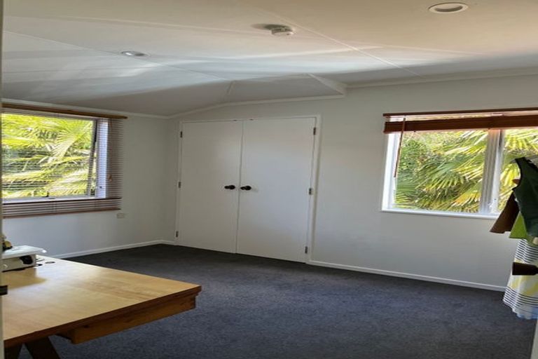 Photo of property in 23 Imperial Place, Henderson, Auckland, 0612