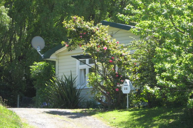 Photo of property in 89 Broadway, Picton, 7220