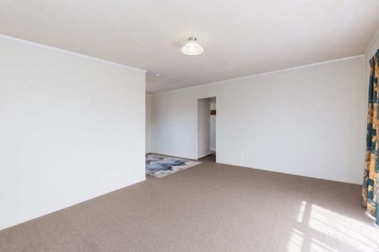 Photo of property in 36 Kowhai Street, Tokomaru, Palmerston North, 4474
