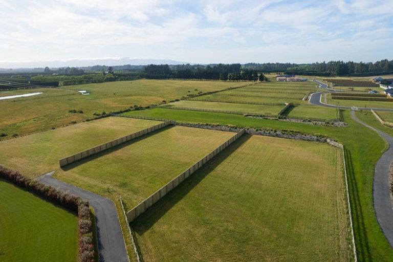 Photo of property in 125 Silver Peaks Drive, West Melton, 7618