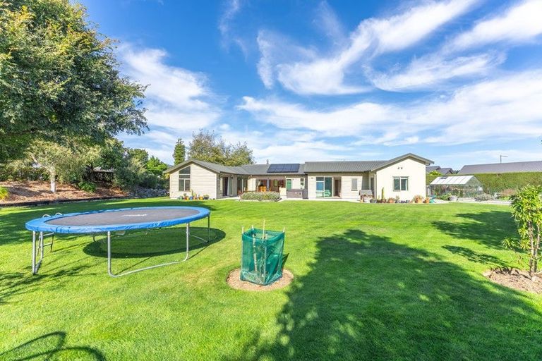 Photo of property in 4 Lamont Place, Waikanae, 5036
