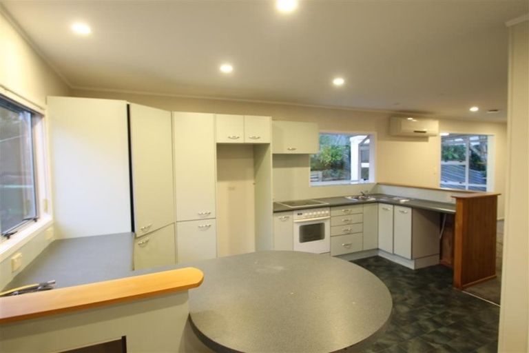 Photo of property in 40 Morriggia Place, Bayview, Auckland, 0629