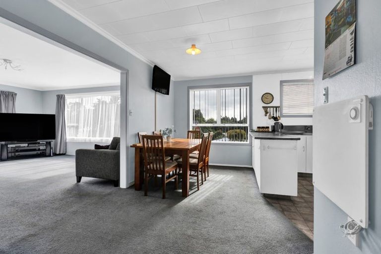 Photo of property in 15 Shaldon Crescent, Blagdon, New Plymouth, 4310