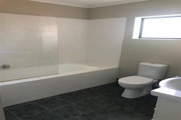 Photo of property in 72 Garelja Road, Henderson, Auckland, 0612