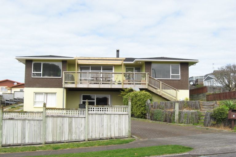 Photo of property in 4 Erica Place, Bell Block, New Plymouth, 4312