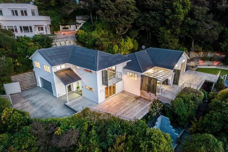 Photo of property in 22 Kowhai Street, Eastbourne, Lower Hutt, 5013