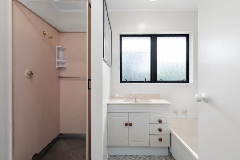 Photo of property in 70 James Cook Drive, Welcome Bay, Tauranga, 3112